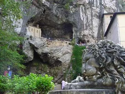 厄尔瑞皮拉酒店 酒店